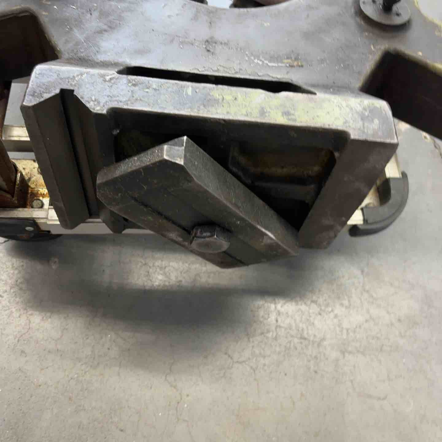 店頭受取り限定】旋盤用 振れ止め ぶりょ 保証無し【川口店】 – アクト