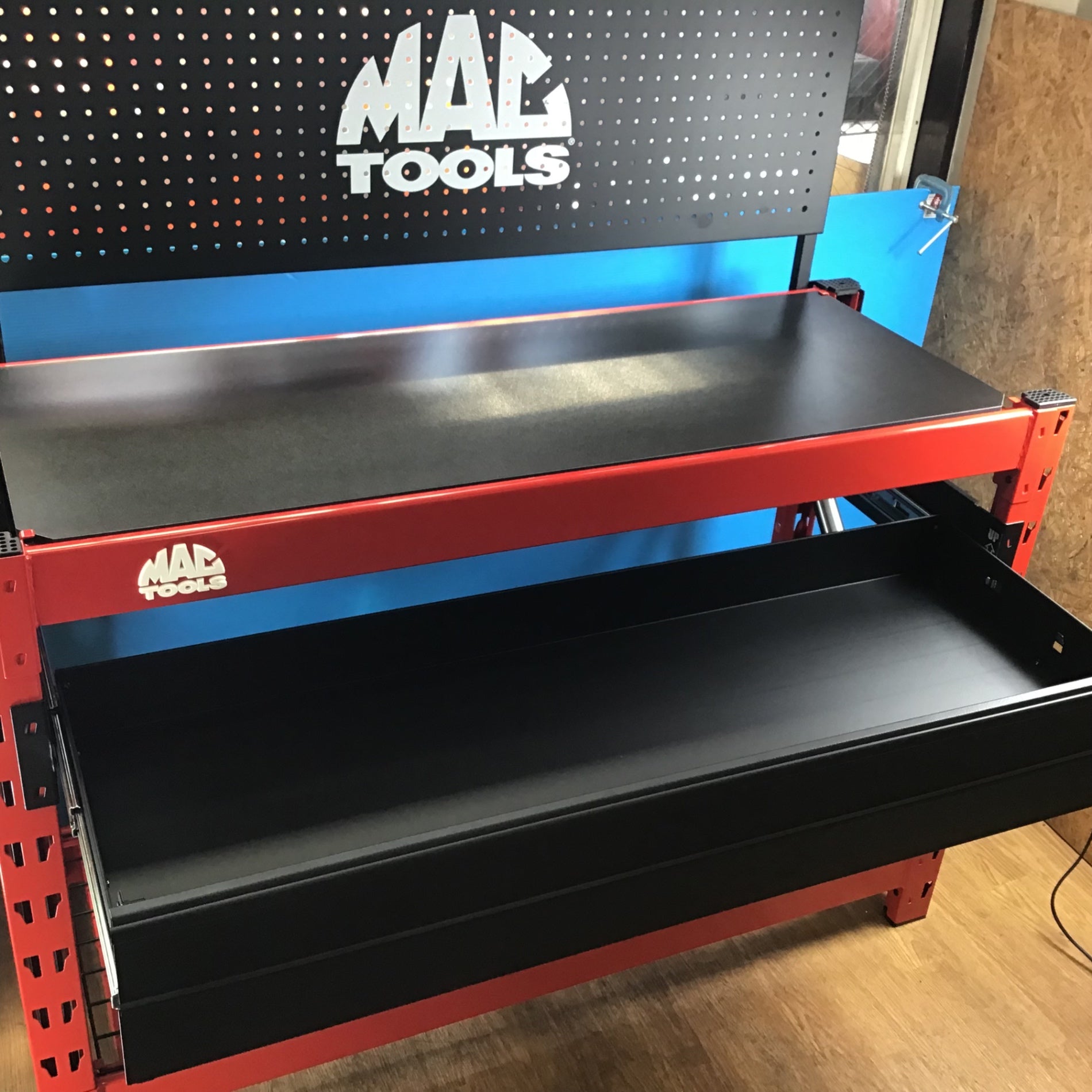 未使用品】マックツール(MACTOOLS) ペグボード付ワークベンチ【岩槻店】 – アクトツールオンラインショップ