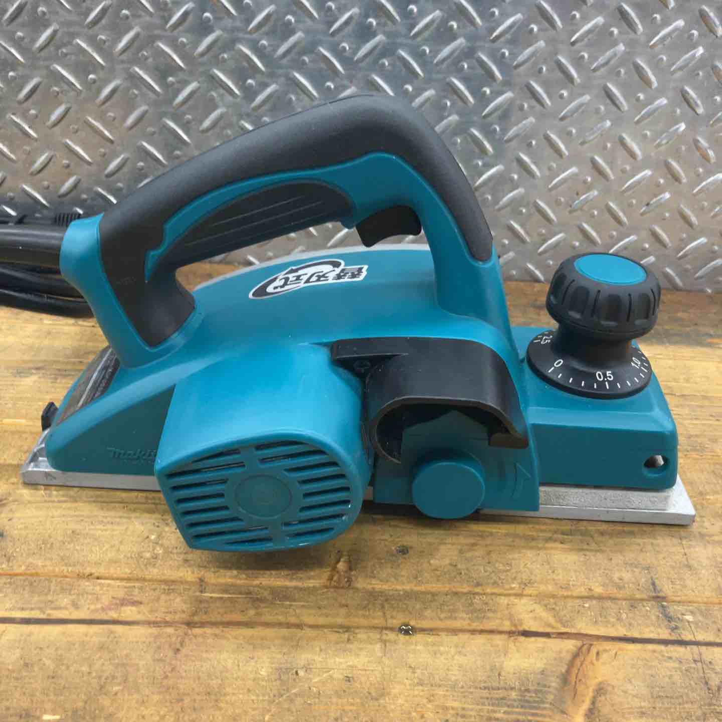 ☆マキタ(makita) 電気カンナ KP0800ASP 替刃式【所沢店】 – アクト