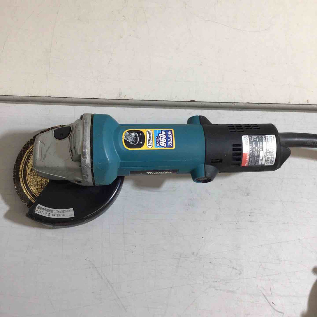 ☆マキタ(makita) 125mm ディスクグラインダ 9535B【戸田店】
