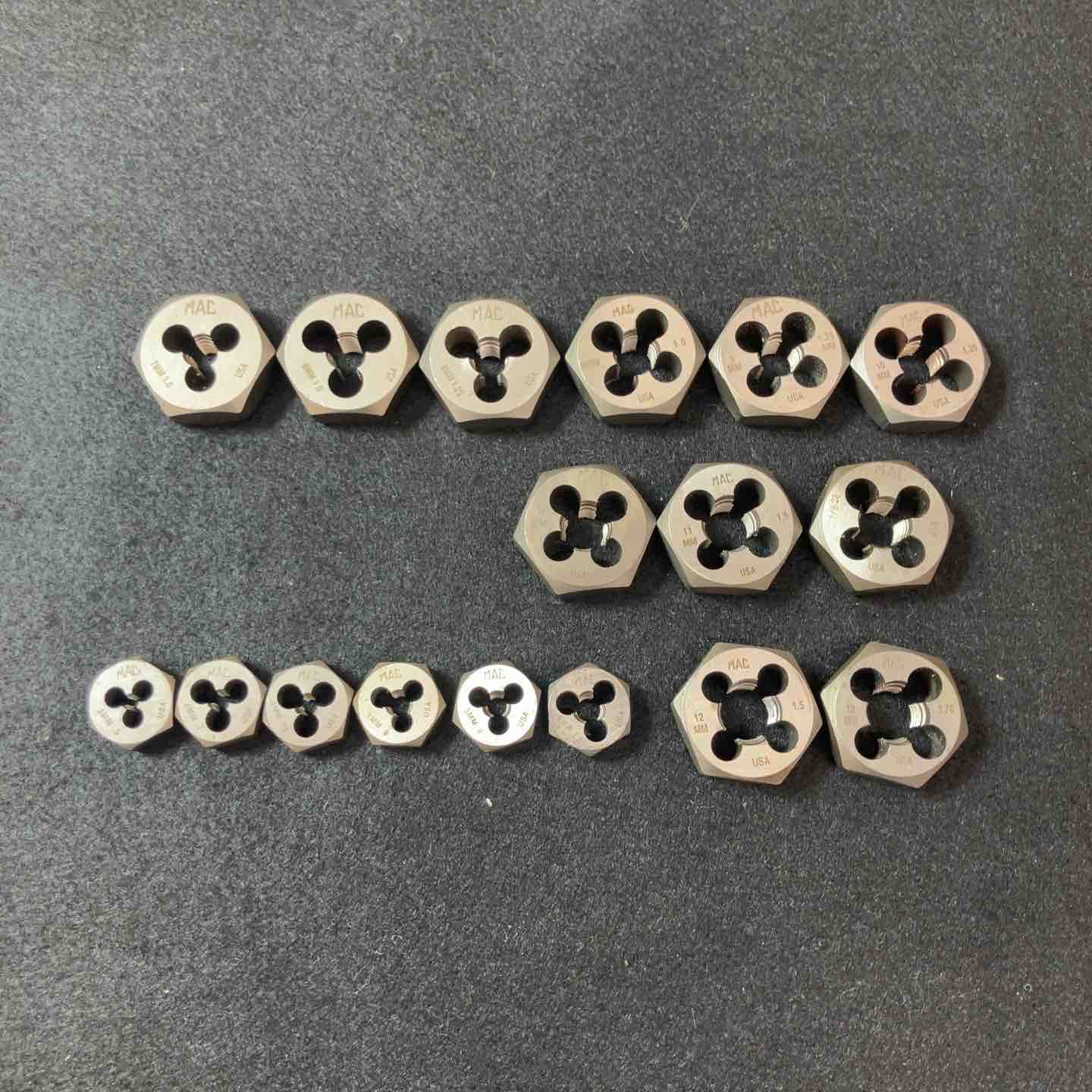【中古品】 マックツール(MACTOOLS) No.8017TS タップダイスセット 【東大和店】 中古品】 マックツール(MACTOOLS) No.8017TS タップダイスセット