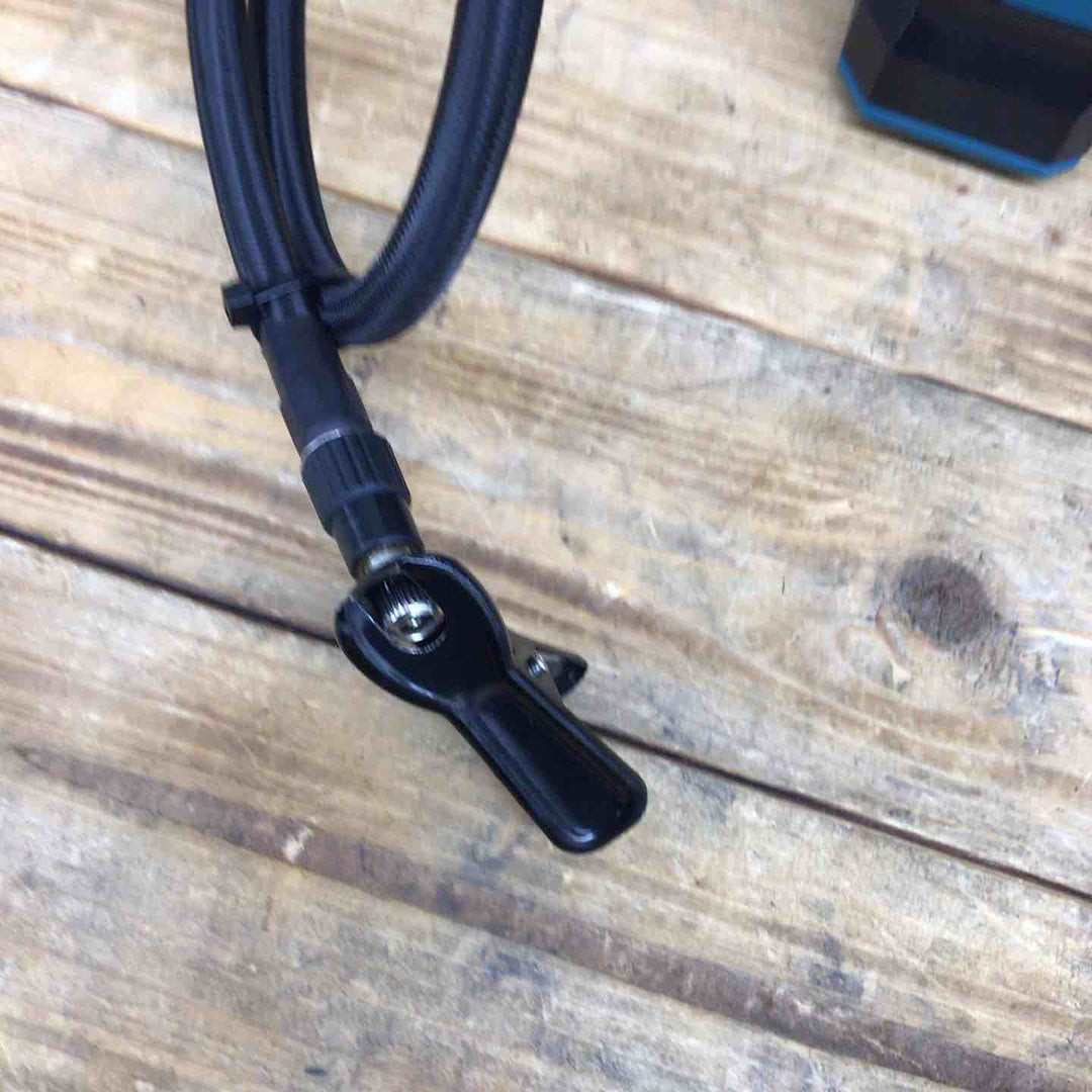 マキタ(makita) コードレス空気入れ MP001GZ 【東大和店】