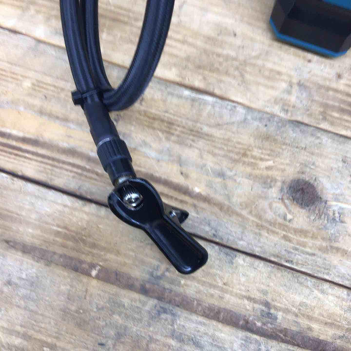 マキタ(makita) コードレス空気入れ MP001GZ 【東大和店】