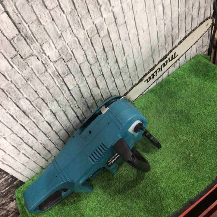 ★マキタ(makita) コードレスチェーンソー MUC353DZ【川口店】