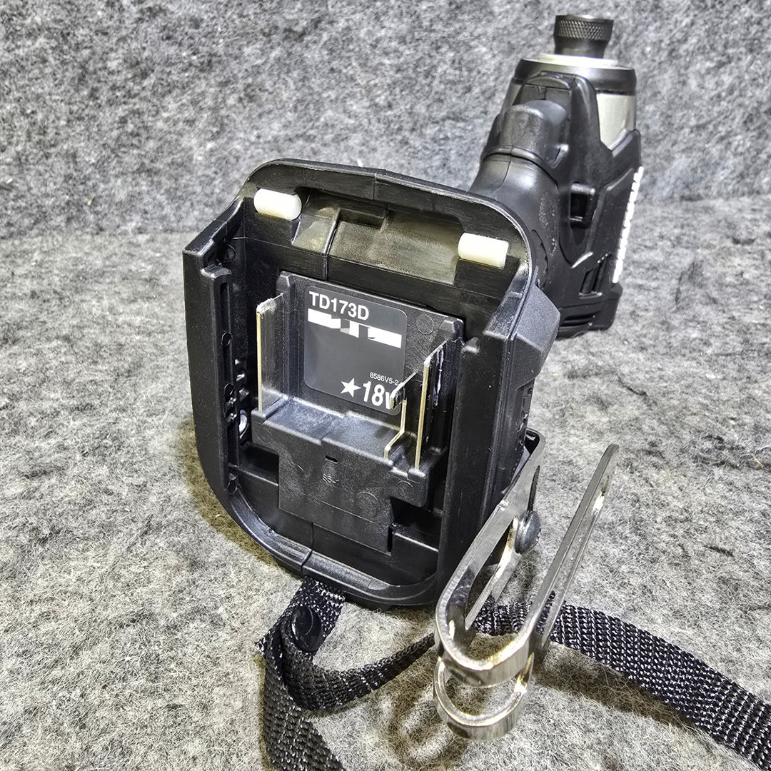 【未使用 本体・充電器+中古 バッテリ×2個のフルセット品！】マキタ(makita) コードレスインパクトドライバー TD173DRGXB【桶川店】