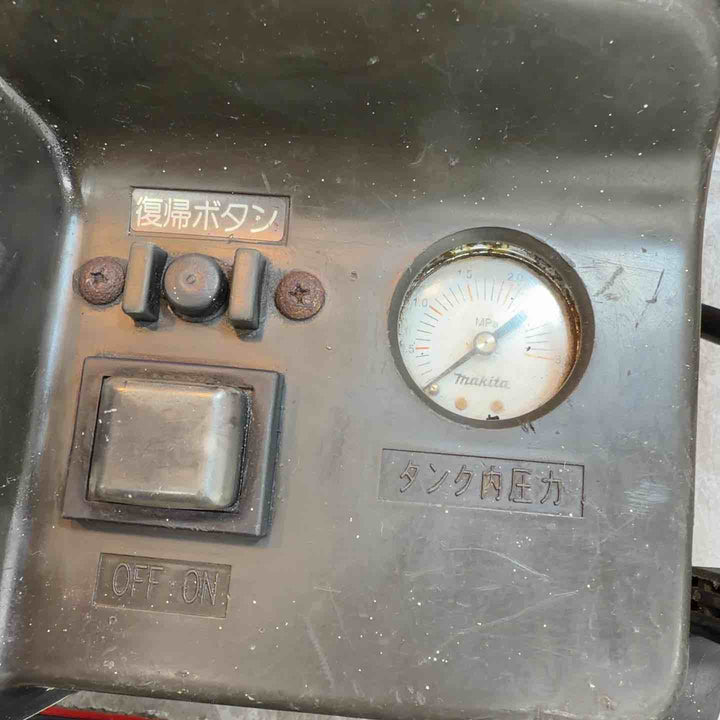 ◇マキタ(makita) 常圧専用エアコンプレッサー AC2211 50Hz【八潮店】