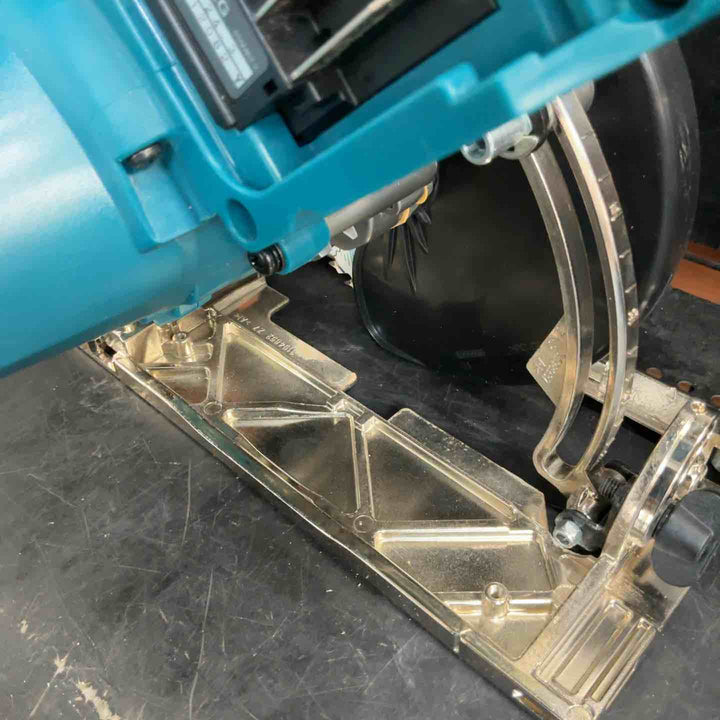 ★マキタ(makita) コードレス丸のこ HS002GRDX【草加店】
