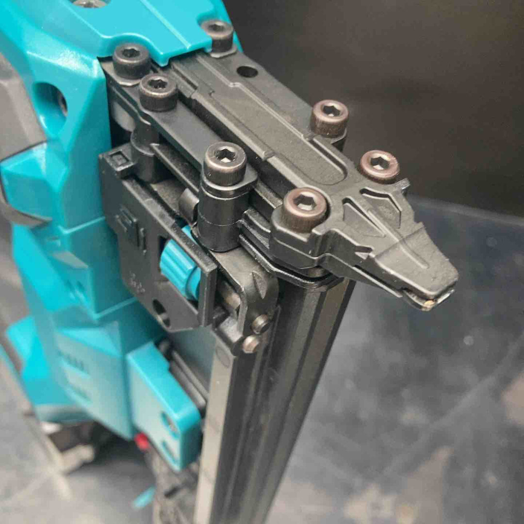 ★マキタ(makita) コードレスフィニッシュネイラ FN001GRD【川越店】