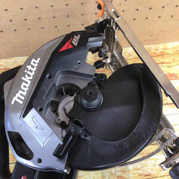 マキタ(makita) コードレス丸のこ HS001GZB【川崎店】