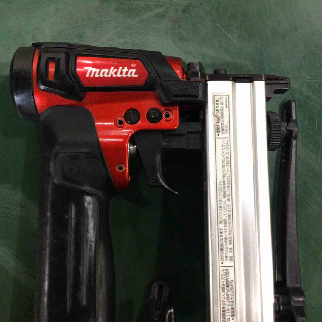 ★マキタ(makita) 高圧エアタッカ AT425HB【川口店】