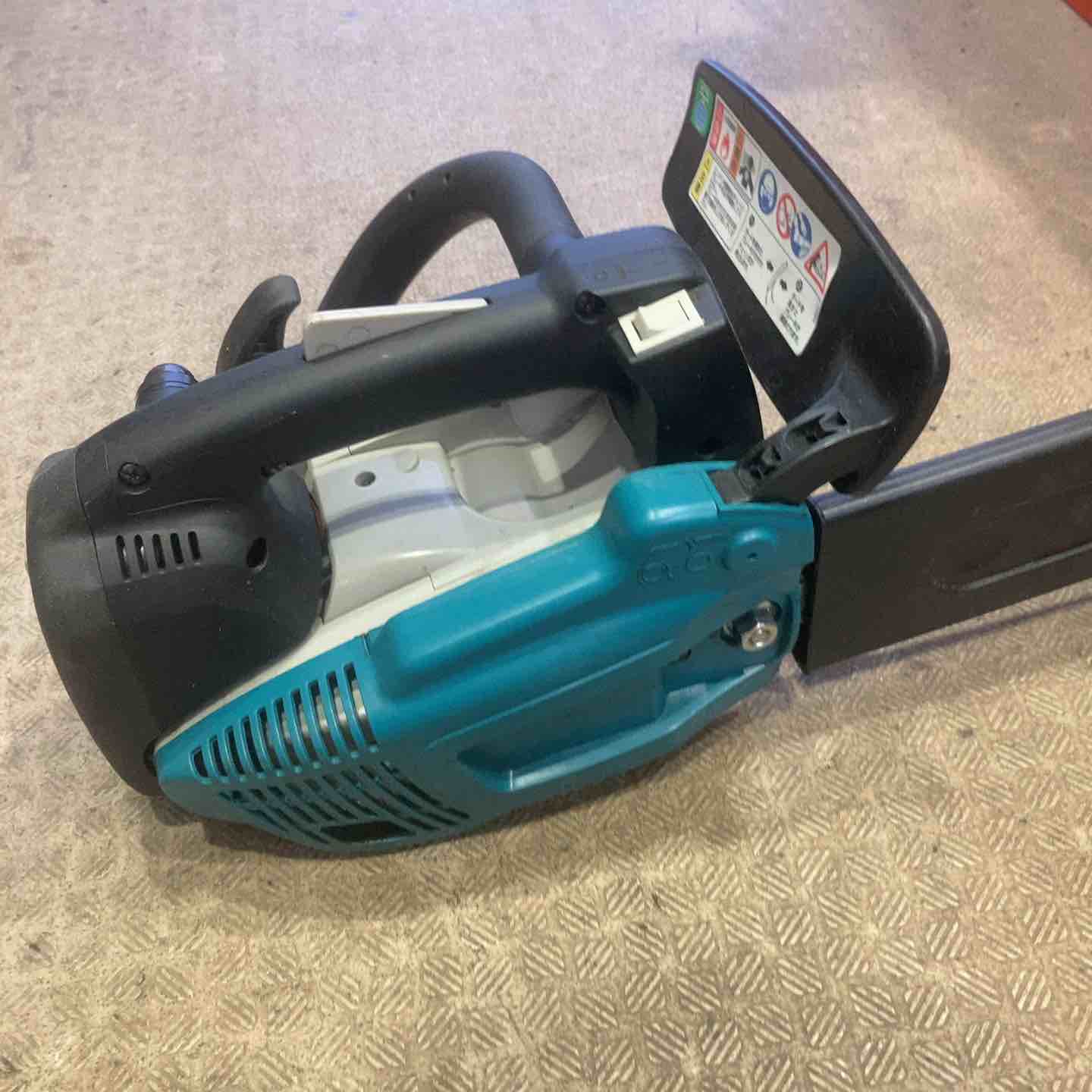 ジャンク品2個セット♫◇マキタ(makita) 250mmエンジンチェーンソー