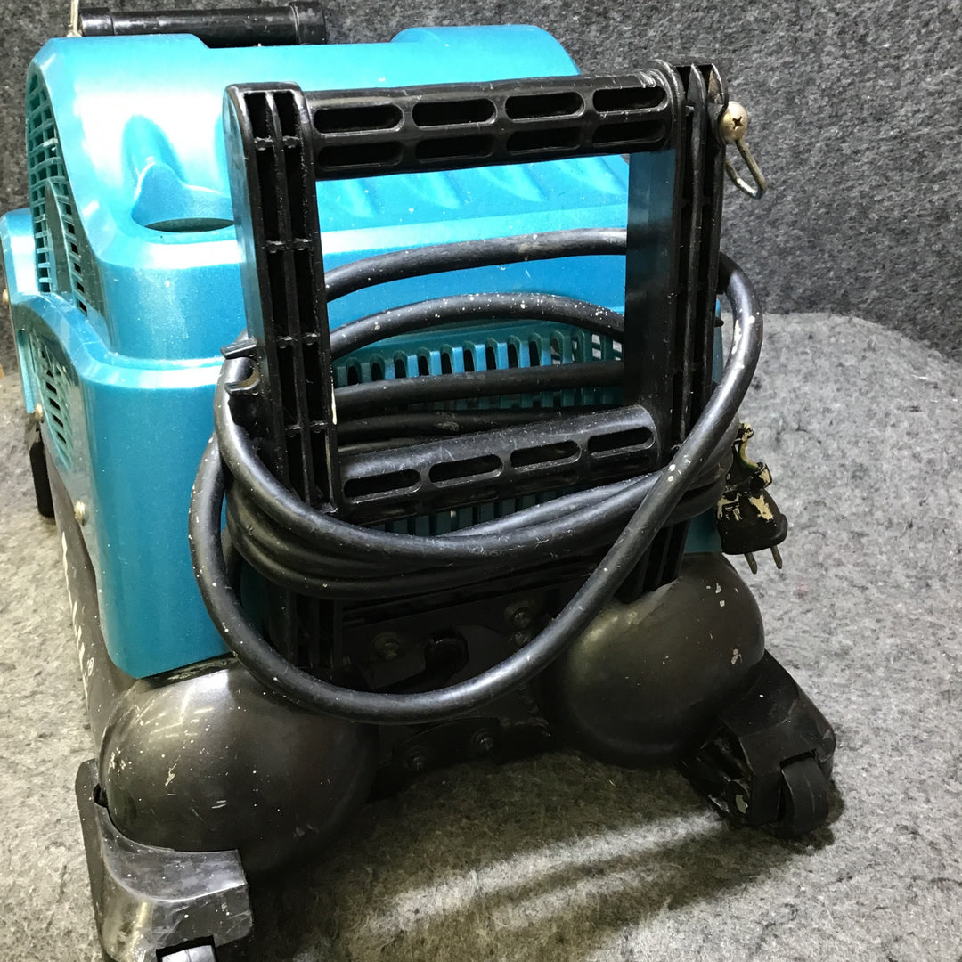 【中古品】マキタ(makita) エアコンプレッサー AC400XL ※タンク内圧力計不作動※【桶川店】