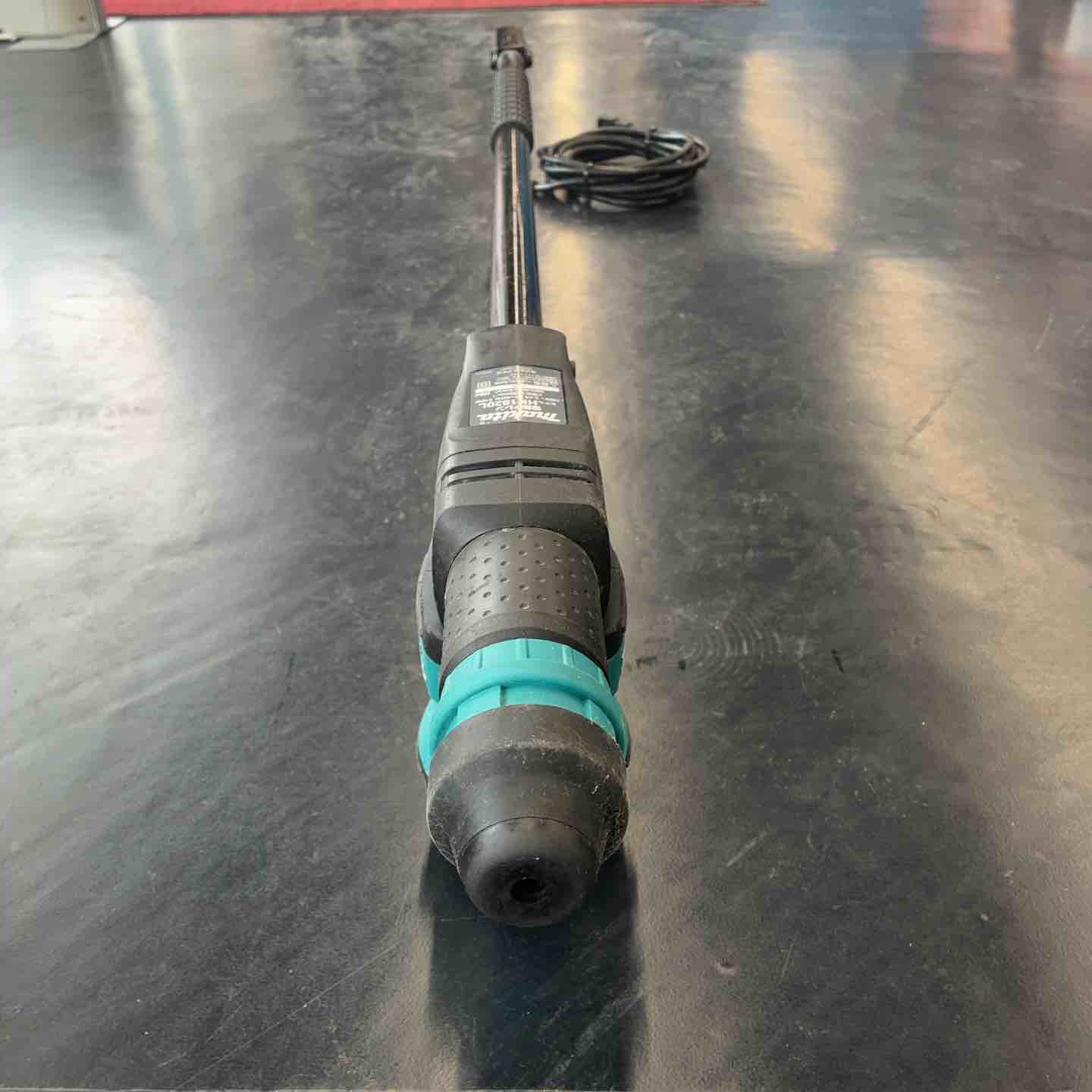 マキタ(makita) 電動ケレン ロングハンドルタイプ HK1820L【藤沢店】 マキタ(makita) 電動ケレン ロングハンドルタイプ HK1820L【藤沢店