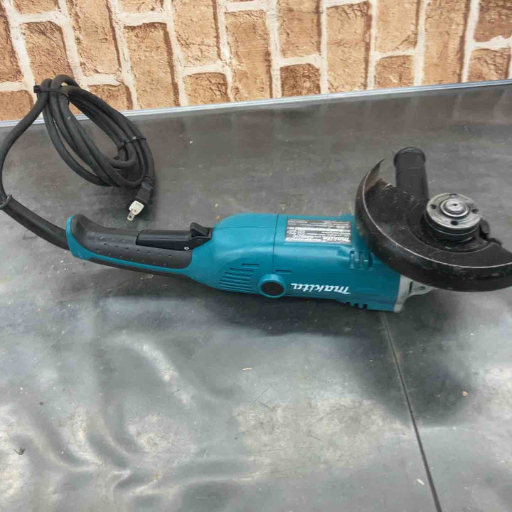☆マキタ(makita) 150mm電子ディスクグラインダ GA6021C【所沢店】