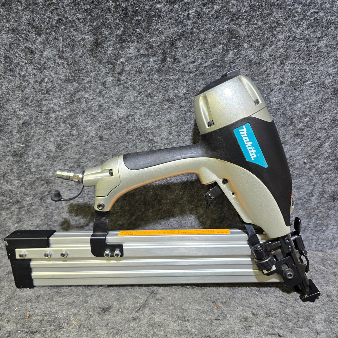 【中古品】マキタ フロア用ブラッド釘打 AF634S【桶川店】