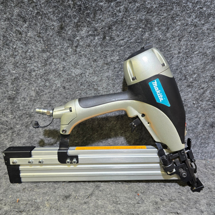 【中古品】マキタ フロア用ブラッド釘打 AF634S【桶川店】