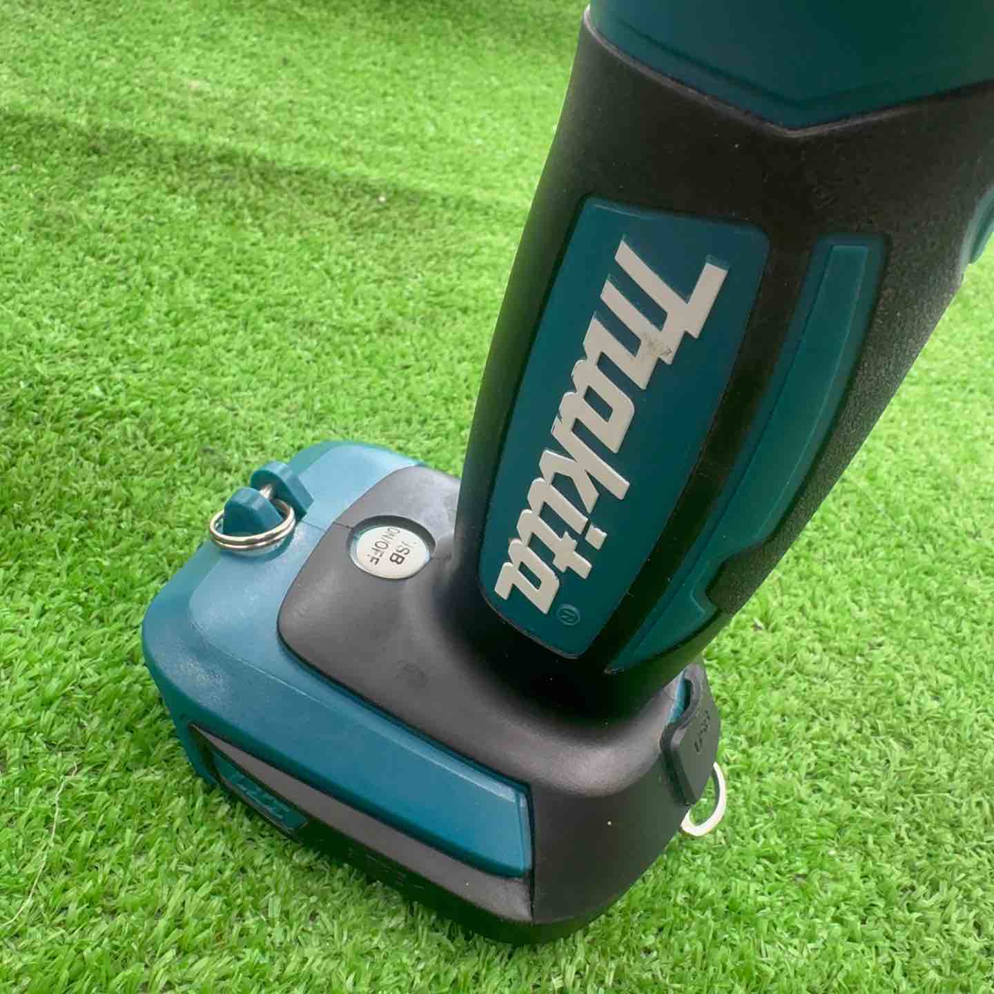 中古】 マキタ (makita) 14.4/18V コードレスLEDワークライト ML807