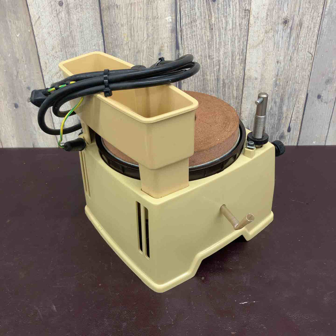 【中古品】 マキタ(makita) 刃物研ぎ機 9820-1 【東大和店】