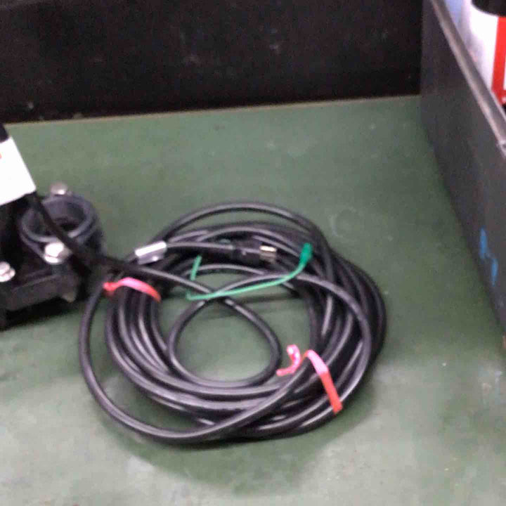 ▼川本製作所 100V50Hz排水用樹脂水中ポンプ (汚水用) 非自動型 WUP4-505-0.4S【戸田店】