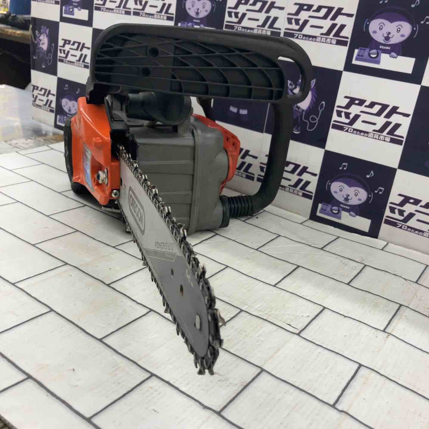 ハイコーキ CS33EDTP エンジンチェーンソー【野田愛宕店】【店頭取引限定】【中古】管理番号：IT2ROEOAGW58 HiKOKI(日立工機) CS33EDTP(35) エンジンチェンソー ウエダ金物【公式