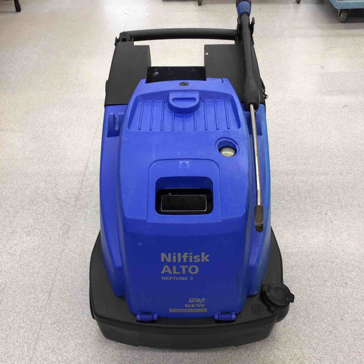 【店頭受取り限定】ニルフィスク 温水高圧洗浄機 NEPTUNE3-38【八潮店】