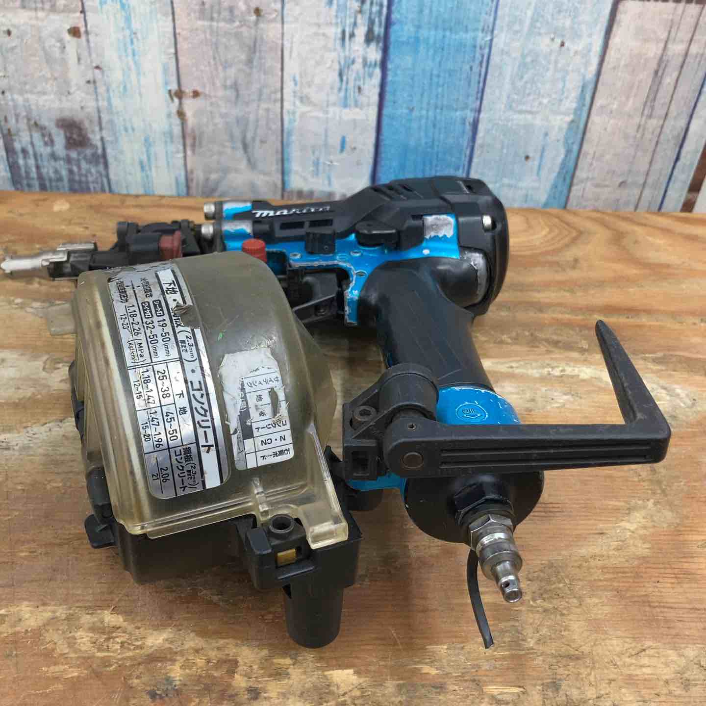 中古品】 マキタ (makita) 高圧エア釘打ち機 AN534HM 【藤沢店