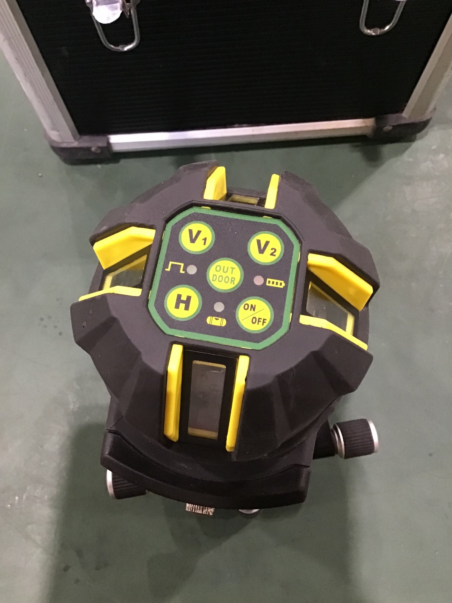 Firecoreフルライン グリーンレーザー墨出し器 レーザー墨出器FIR-GL8