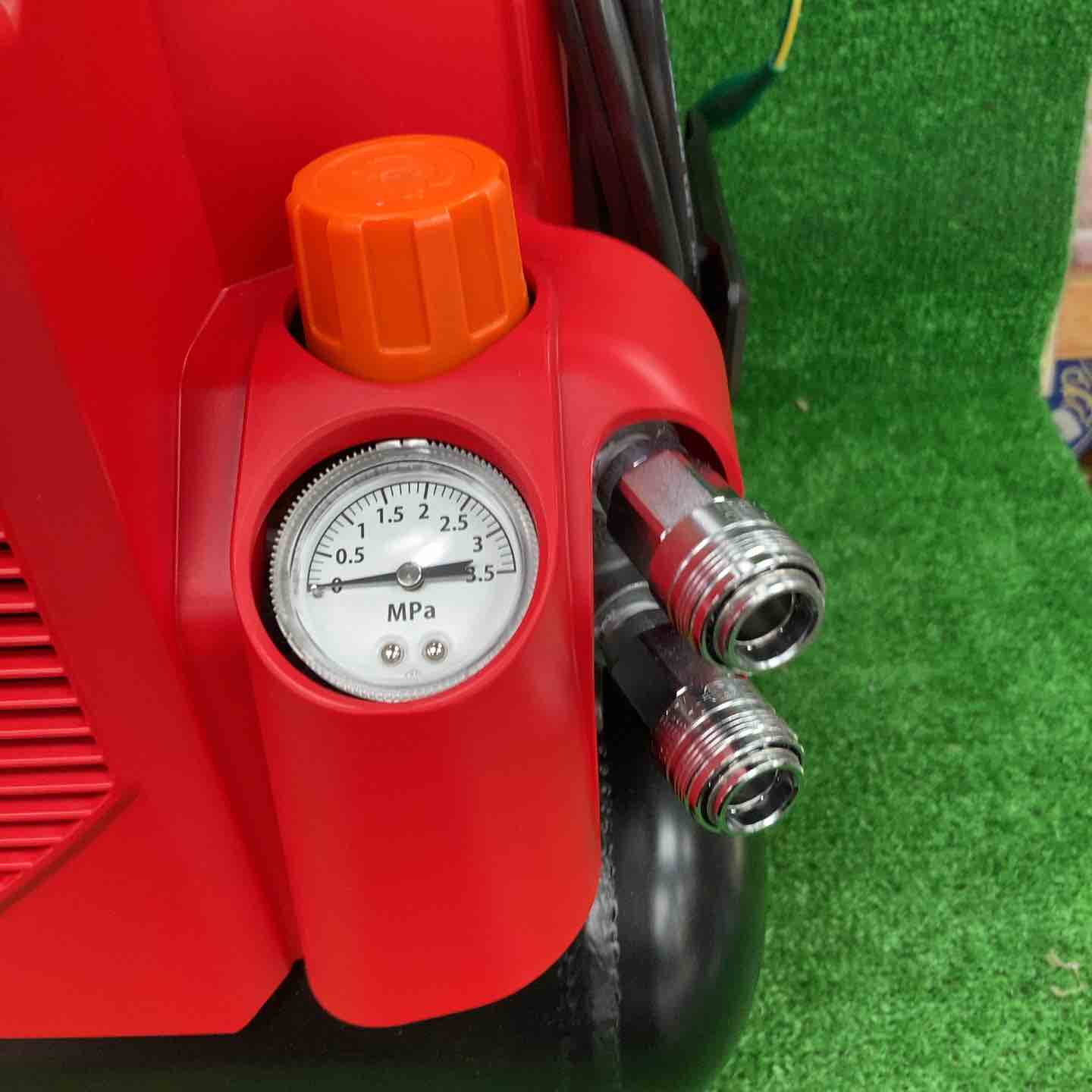 マックス(MAX) 高圧専用エアコンプレッサ AK-HH1301E(8L)【川崎店】 マックス(MAX) 高圧専用エアコンプレッサ AK-HH1301E(8L)【川崎店