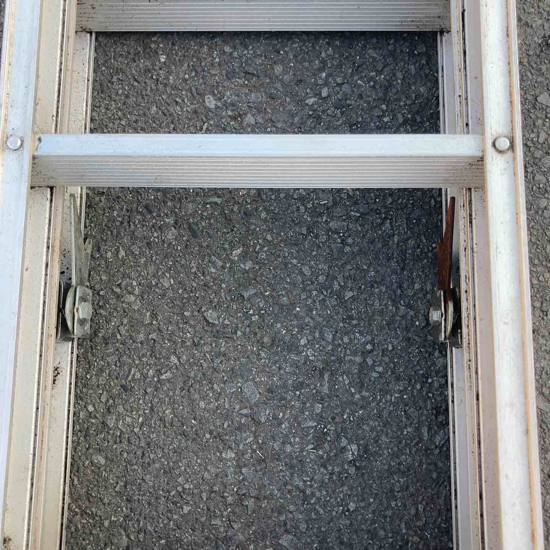 【中古品/店頭受取り限定】 アルインコ(ALINCO) ハンディロック式2連はしご4.02m ANP-40F 【東大和店】