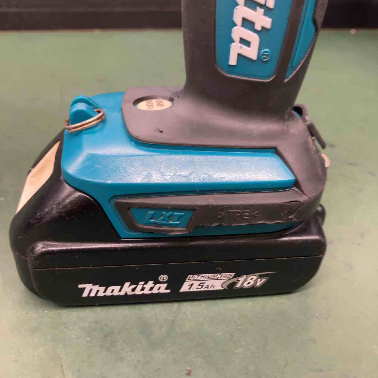 ☆マキタ(makita) コードレスワークライト ML807 オマケバッテリー1つ