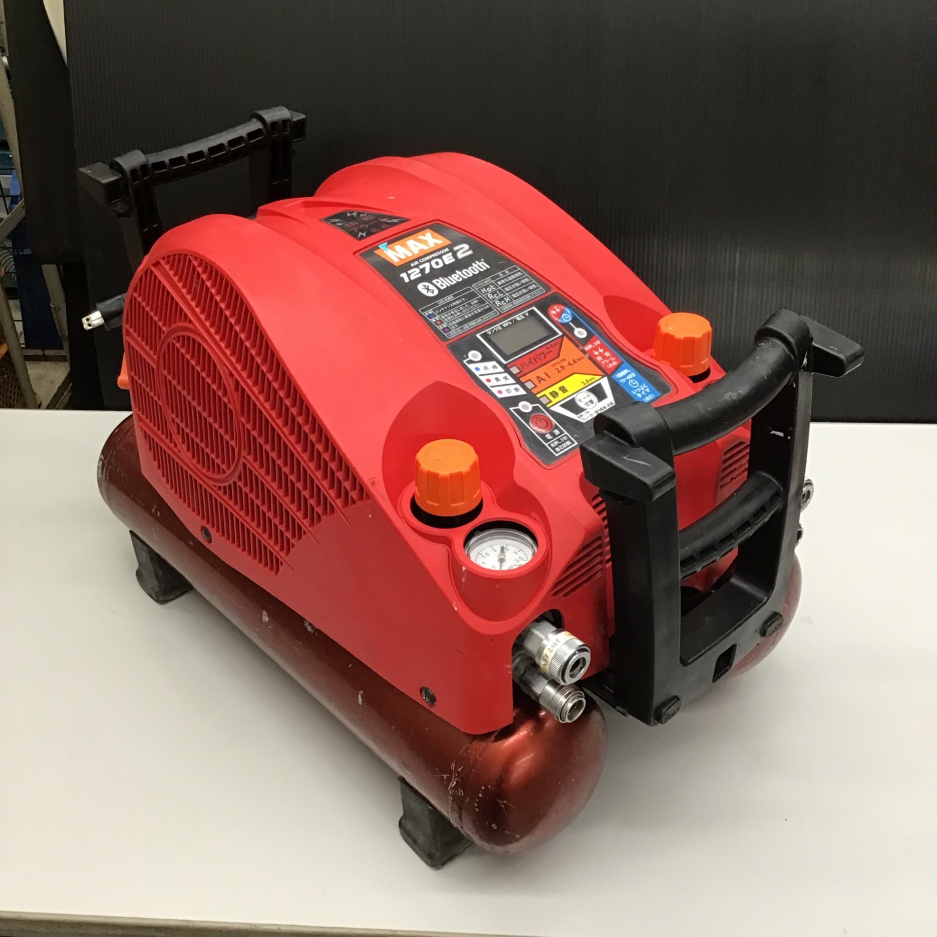 中古品】☆マックス MAX エアコンプレッサー AK-HH1270E2_レッド【戸田 中古品】☆マックス MAX エアコンプレッサー AK-HH1270E2_レッド【戸田