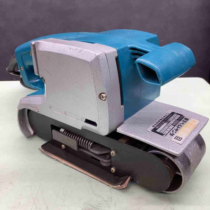 ◇マキタ(makita) ベルトサンダ 9900B 木材 金属 樹脂 石材 バリ取り 面取り 研磨 サビの剥離 平滑 研磨作業 手持ち 据え置き  【越谷店】