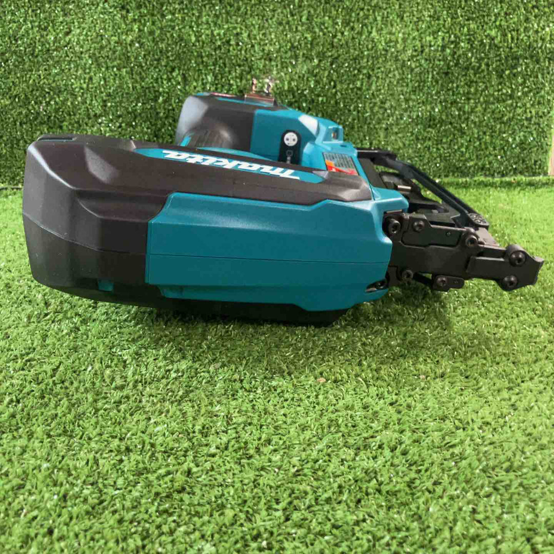 ★マキタ(makita) コードレスフロアタッカ ST003GZ【川崎店】
