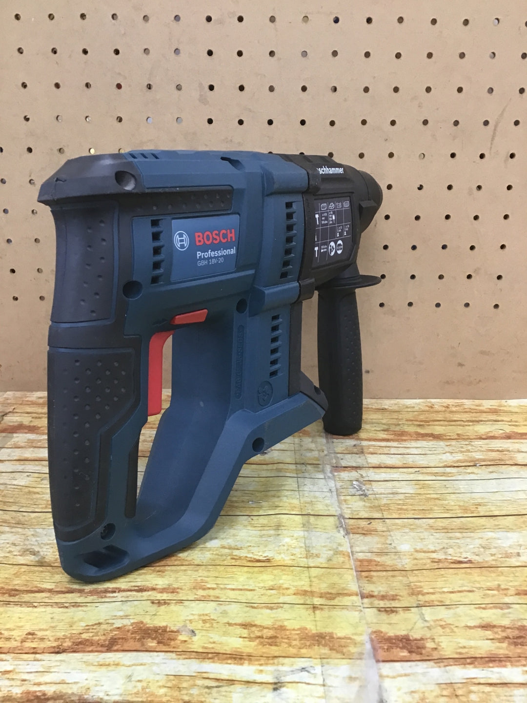 ボッシュ(BOSCH) コードレスハンマドリル GBH18V-20【川崎店】