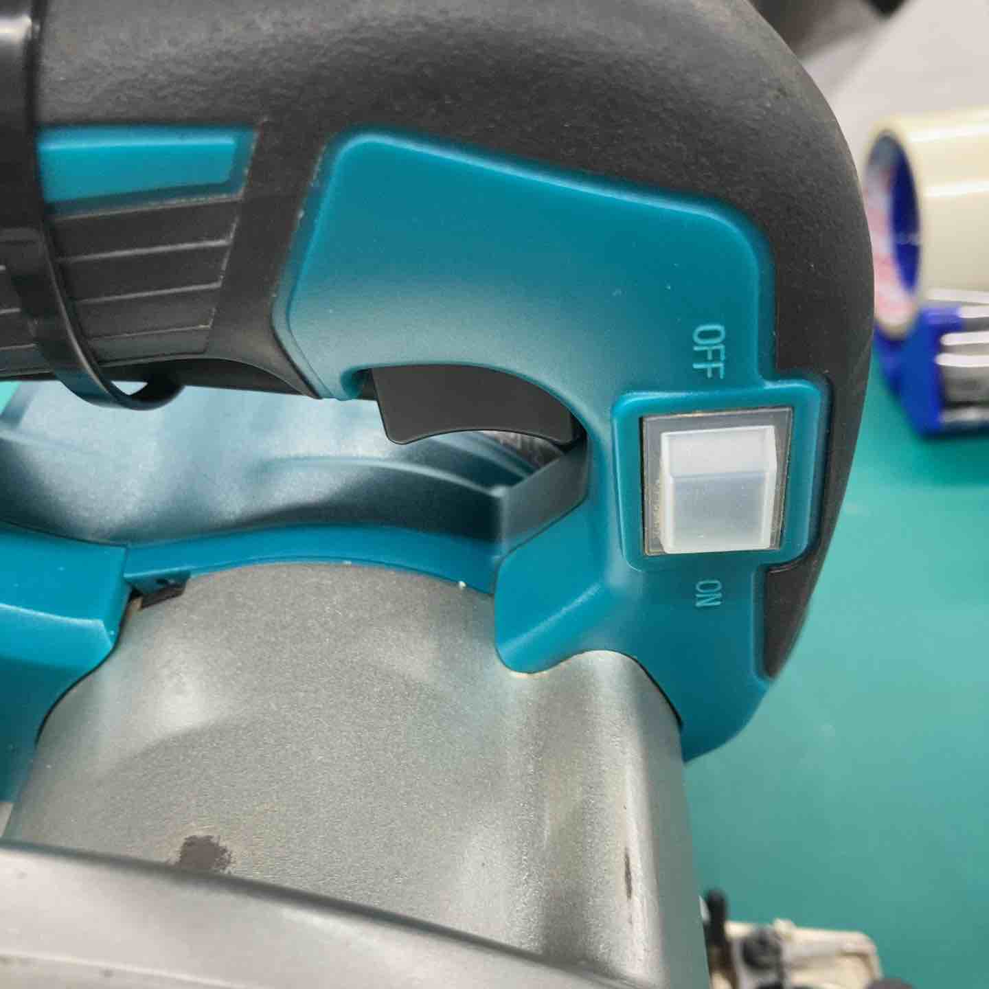 ☆マキタ(makita) 電気マルノコ HS6301 ブレーキの効き弱め 本体のみ