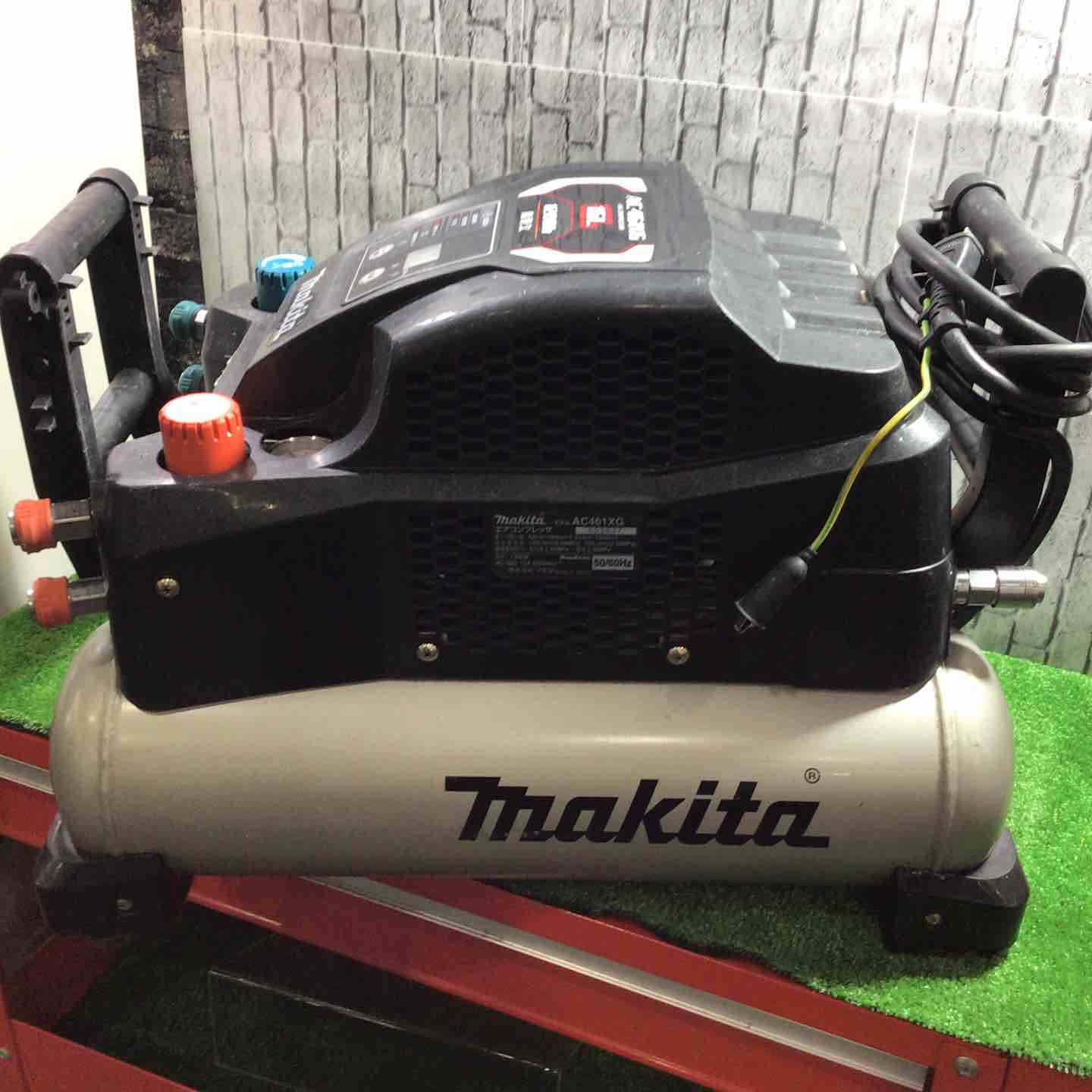 ☆マキタ(makita) エアコンプレッサー AC461XG【八潮店】 2* 中古 