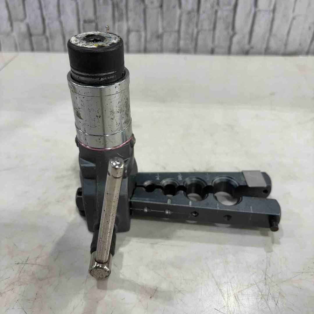 ◇BBK(文化貿易工業) 超軽量フレアツール(シリンダー付) 700-DPC【川口店】