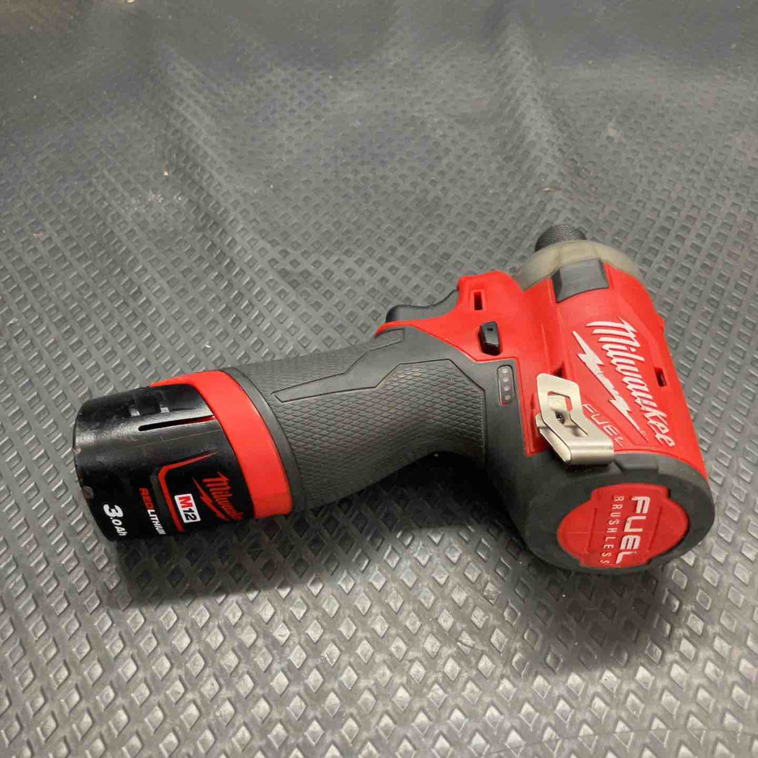 ◇ミルウォーキー(milwaukee)  M12 FUEL サイレントインパクトドライバー M12 FQID-0 JP 12V3.0Ahバッテリー付き【鴻巣店】