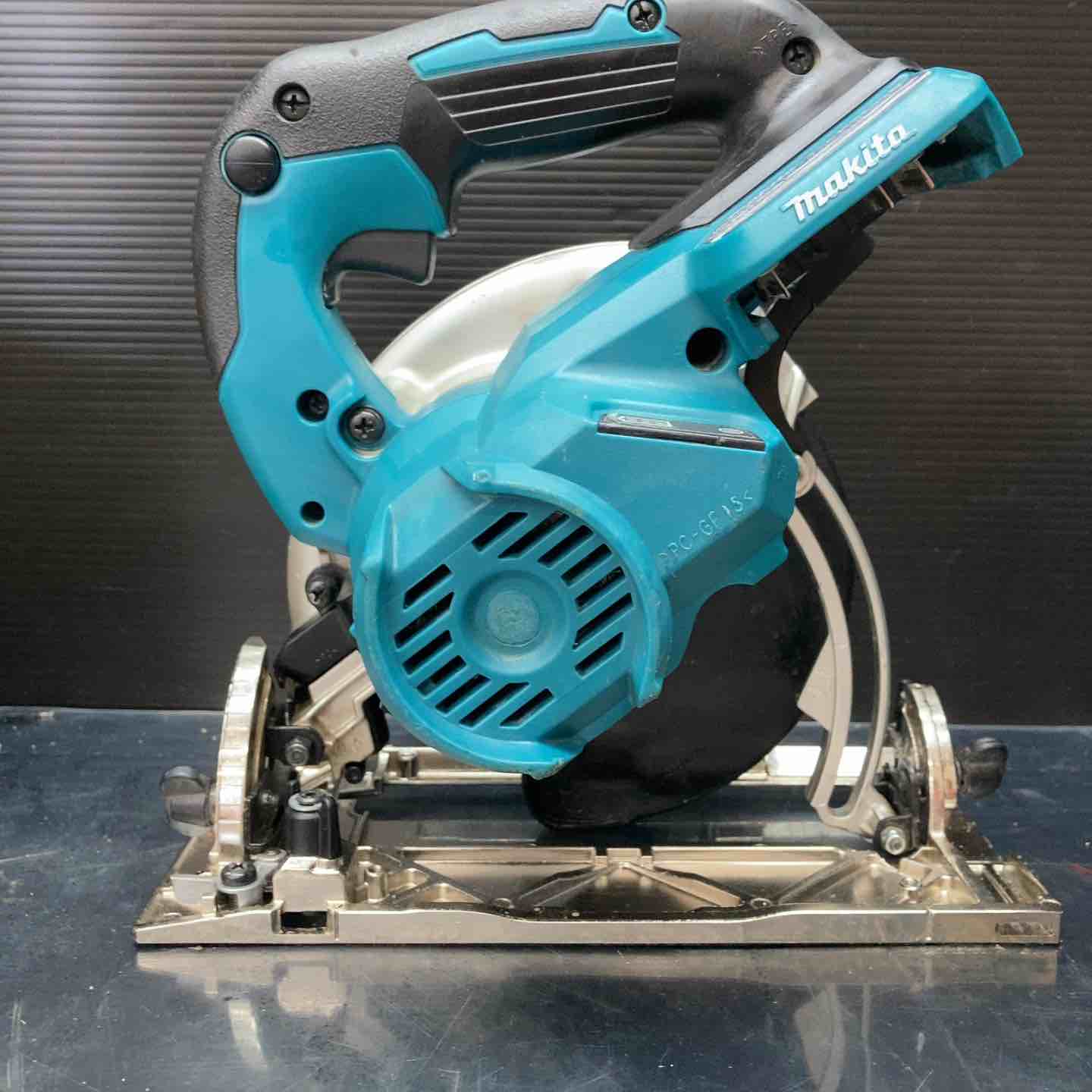 マキタ(makita) コードレス丸のこ HS631DZS ベース新品交換済み【川越