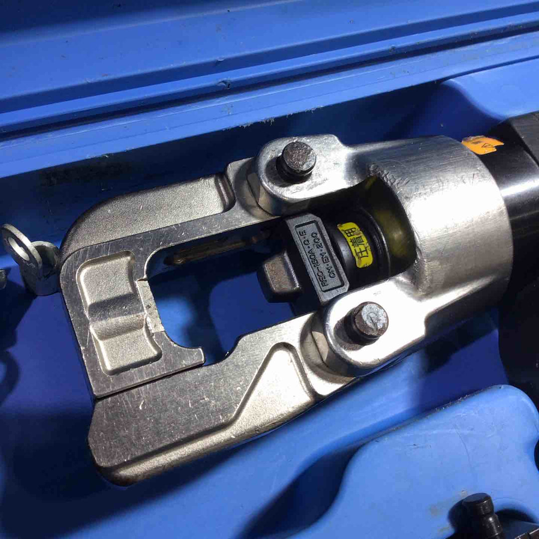 ◇泉精器(IZUMI) コードレス油圧式圧着工具 REC-150EM1【川口店】