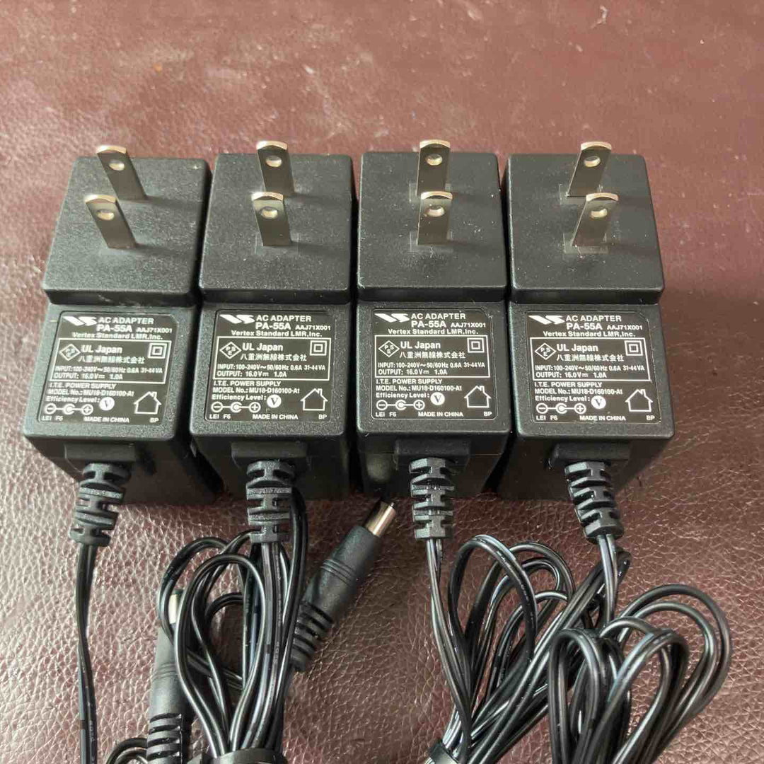 【中古品】5Wハイパワーデジタルトランシーバー VXD30 4台セット 増波対応 82ch 350MHz帯 IP67防塵・防水【東大和店】