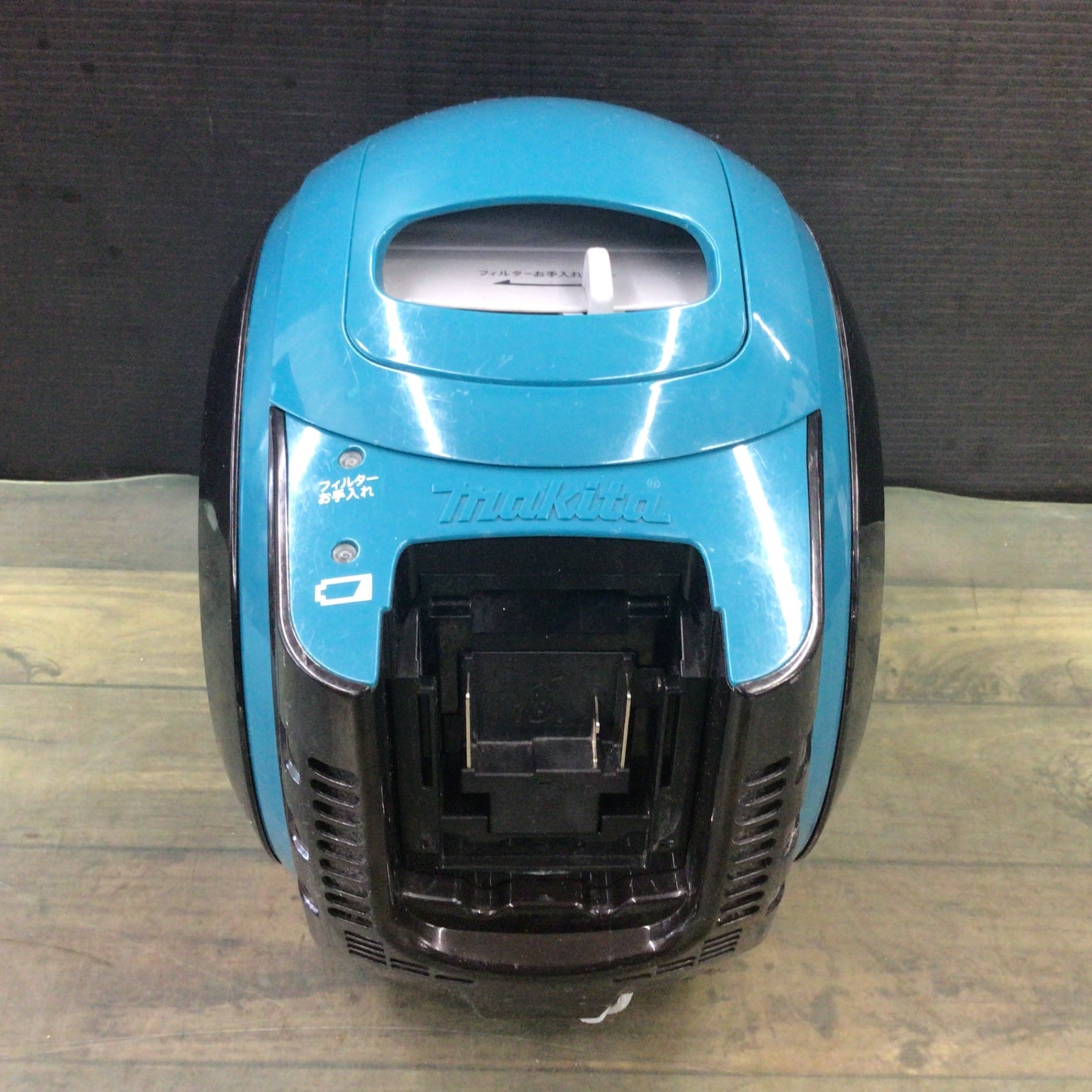 マキタ CL500D サイクロンクリーナー【市川行徳店】【店頭取引限定】【中古】管理番号：IT4939YS2HAX 中古 【中古品】マキタ makita 18V 充電式 サイクロンクリーナー