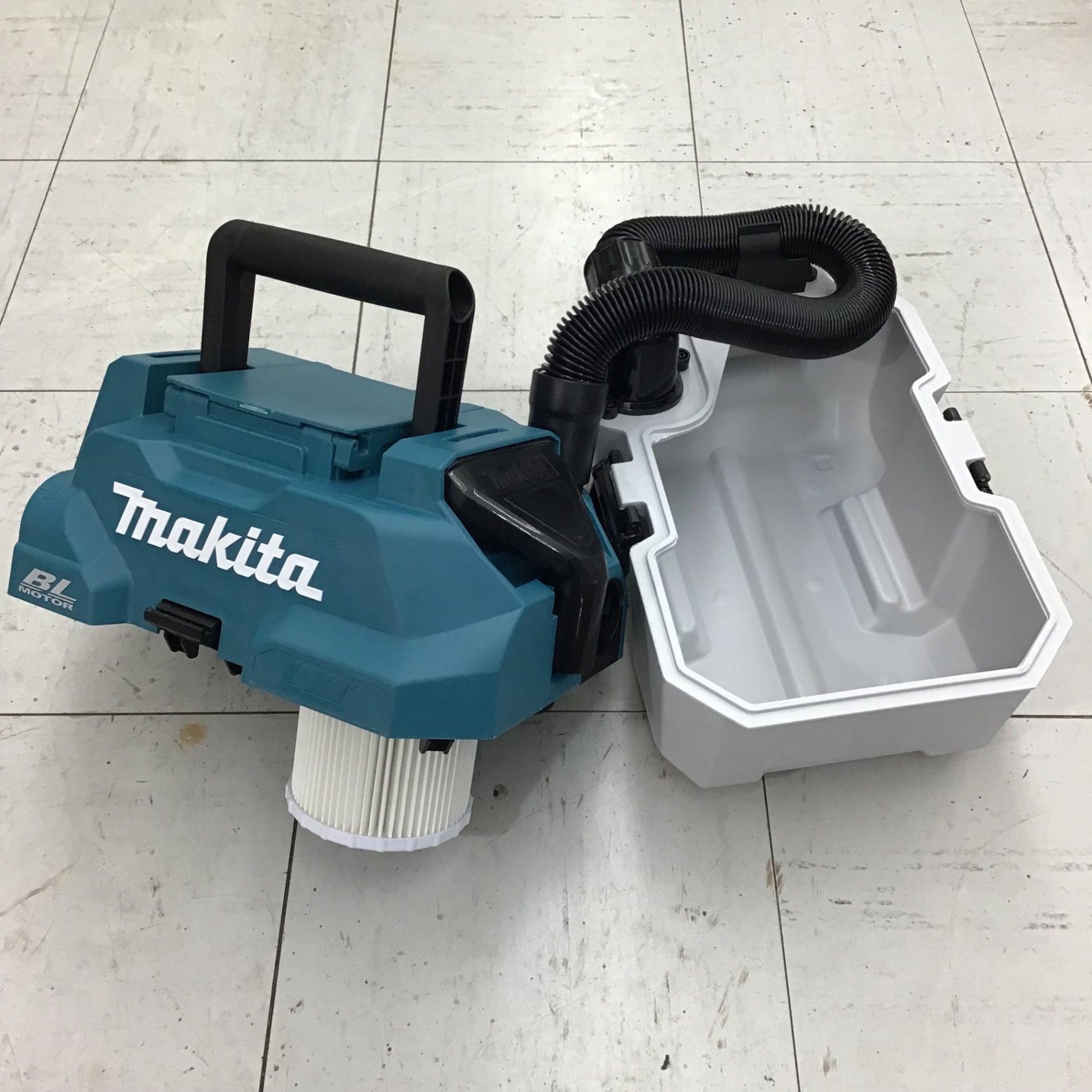 中古品】 マキタ/makita コードレス集じん機 乾湿両用・VC750DZ 【鴻巣