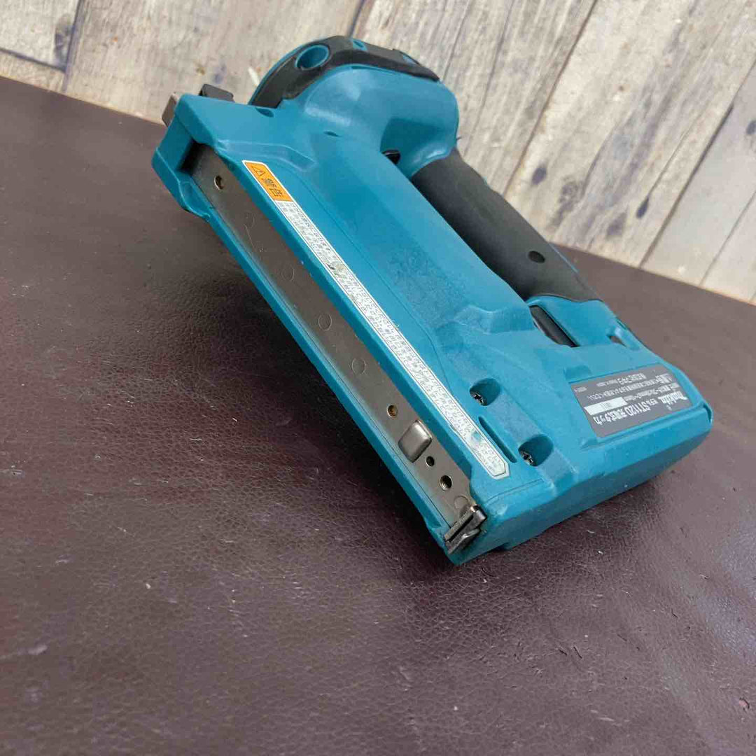 【中古品】 マキタ(makita) コードレスタッカ  ST112DZ RT線 【東大和店】
