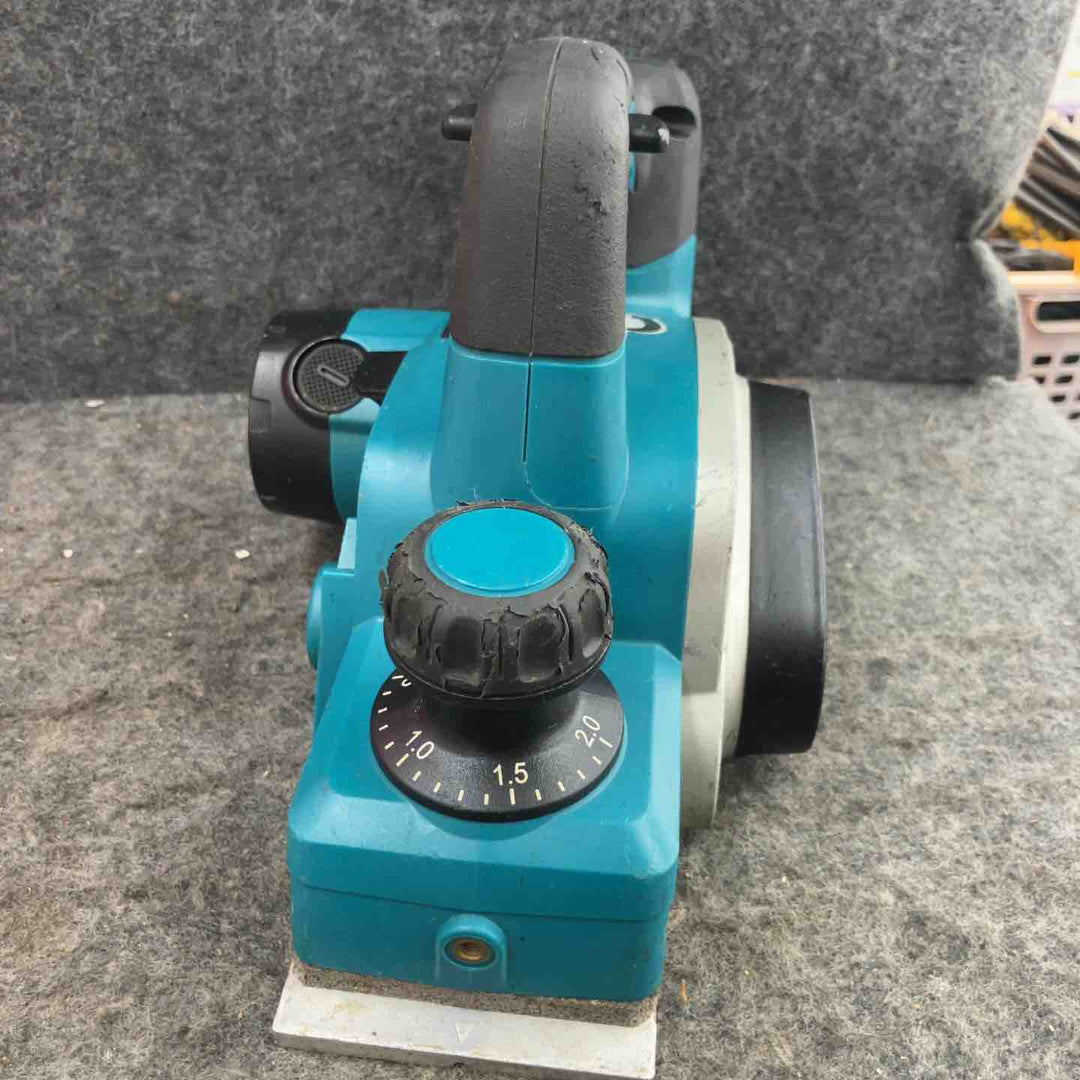 ★マキタ(makita) コードレスカンナ KP180DZ【鴻巣店】