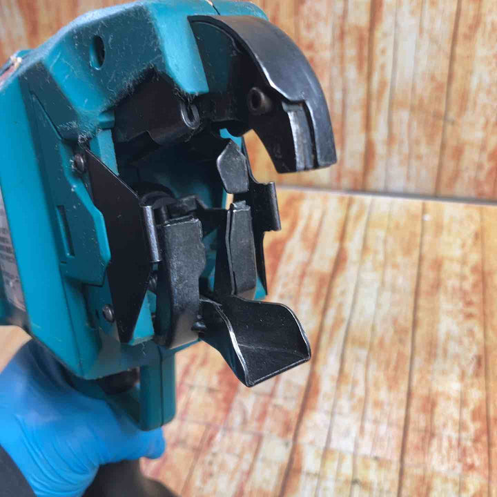 マキタ(makita) コードレス鉄筋結束機 リバータイア TR180DZK【川崎店】