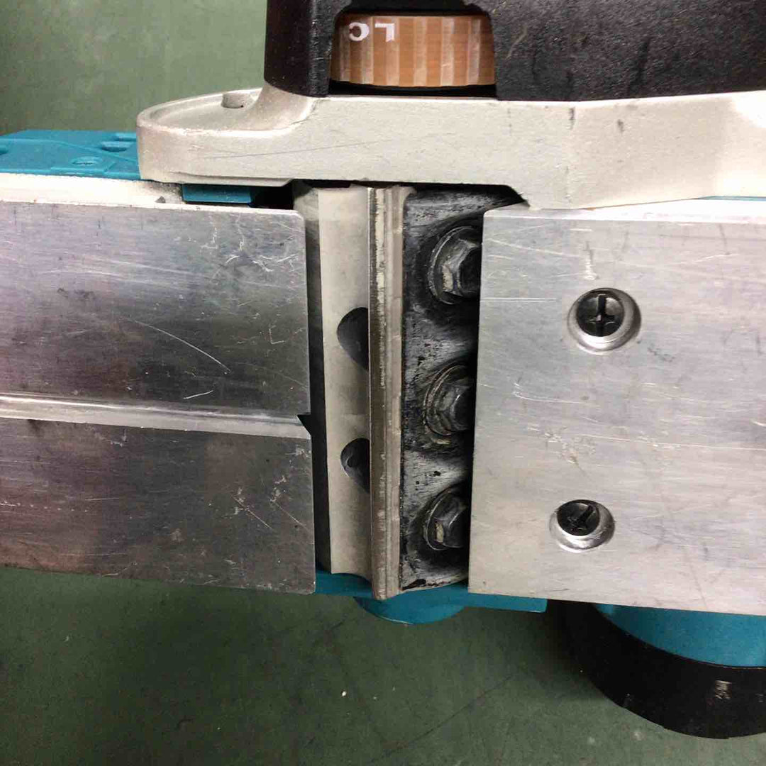 ★マキタ(makita) コードレスカンナ KP180DZ【戸田店】