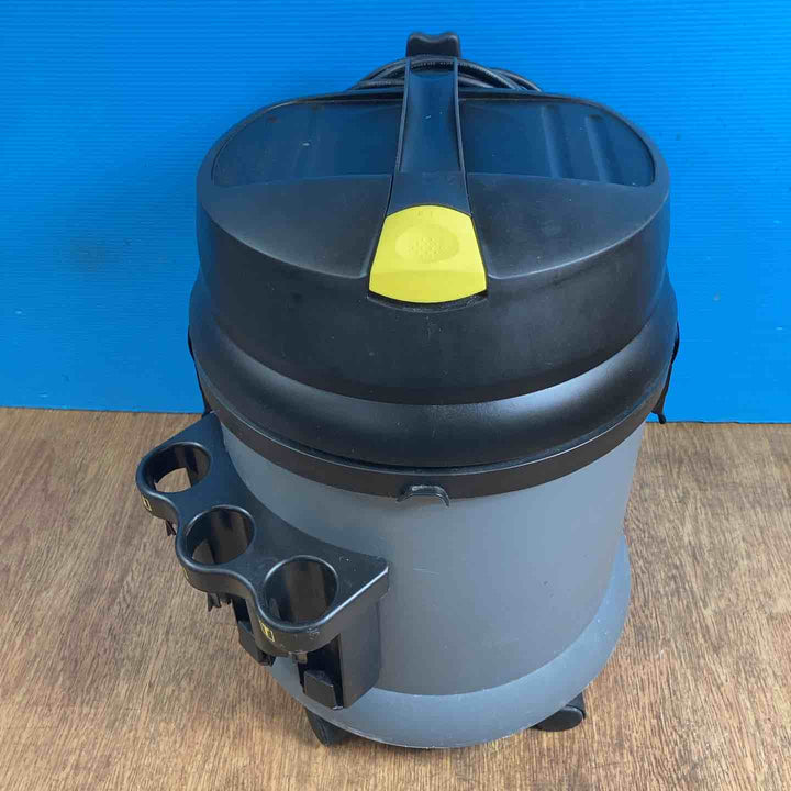【中古品】◇ケルヒャー バキュームクリーナー 乾湿両用掃除機 NT27/1【岩槻店】