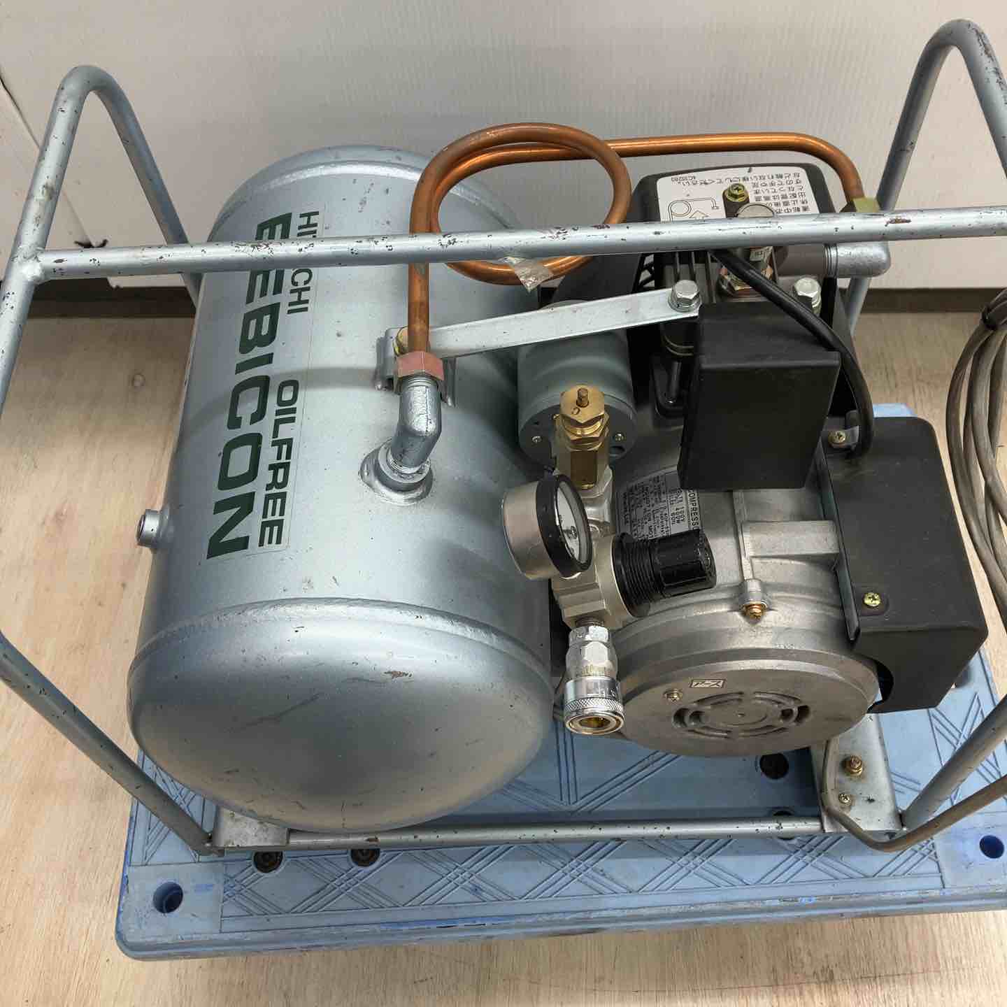 店頭受取り限定】◇日立 /HITACHI オイルフリーベビコン 0.4OP-8SKA