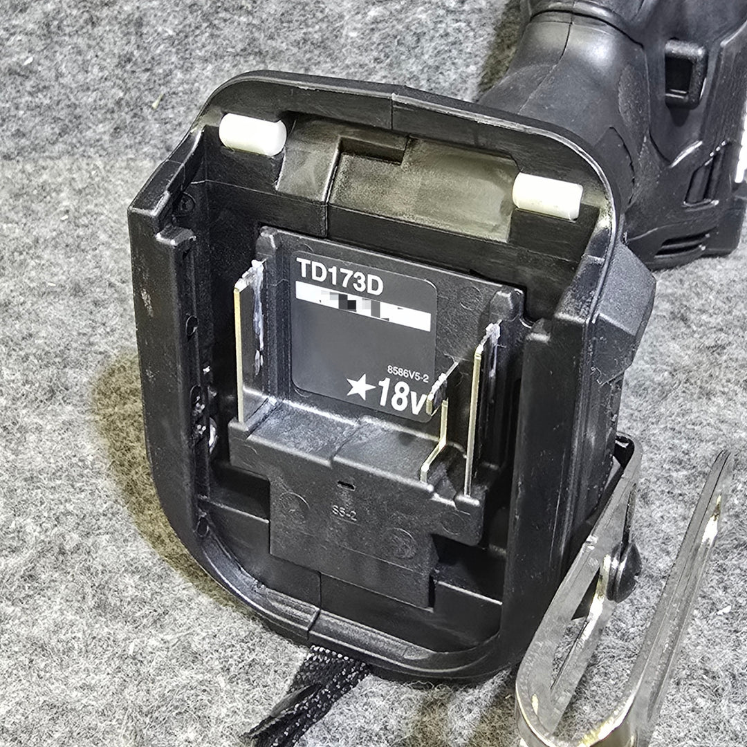 【未使用 本体・充電器+中古 バッテリ×2個のフルセット品！】マキタ(makita) コードレスインパクトドライバー TD173DRGXB【桶川店】